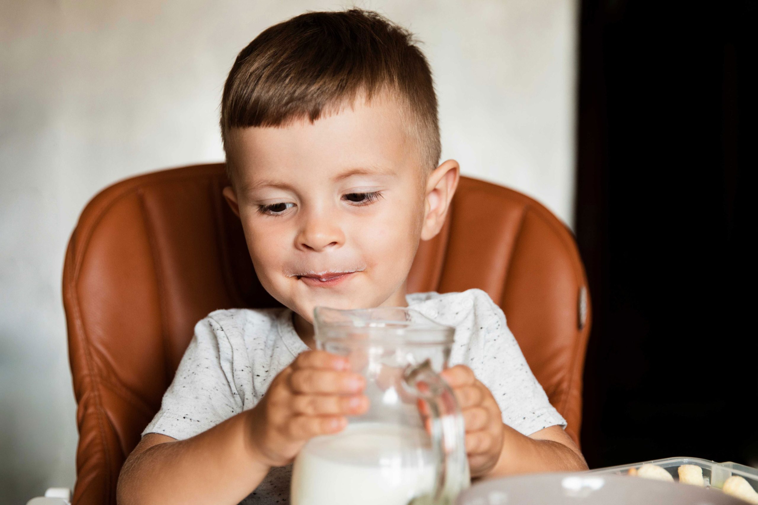 Aktivasi Unik di Pesawat, Sambut Anak dengan Minuman Nutrisi