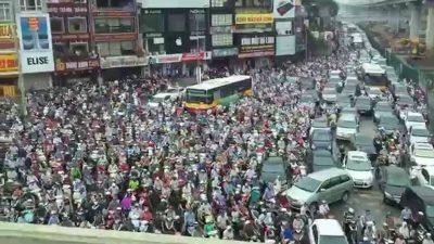 Vietnam’s Fossil-Fuel Motorcycle Ban Sparks Doubt