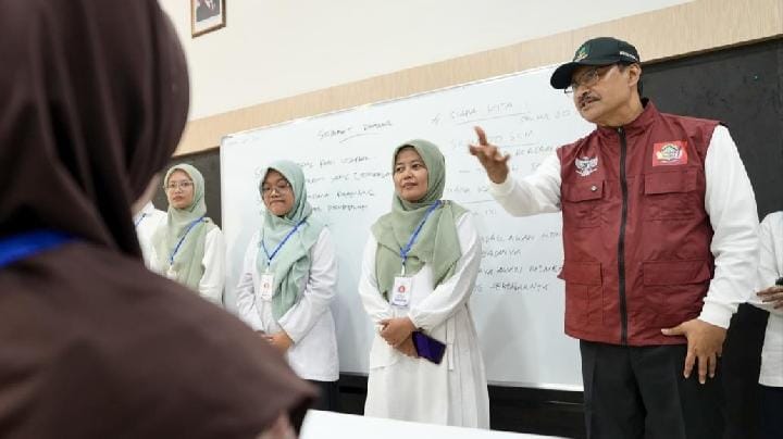 MPLS: Perbedaan Sekolah Rakyat dan Sekolah Umum