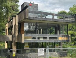 A-List Brutalist Studio for Sale at £18,000 A-List Brutalist Studio for Sale at £18,000