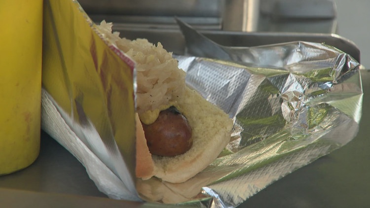 What to Check Before Buying a Hot Dog from a Street Vendor