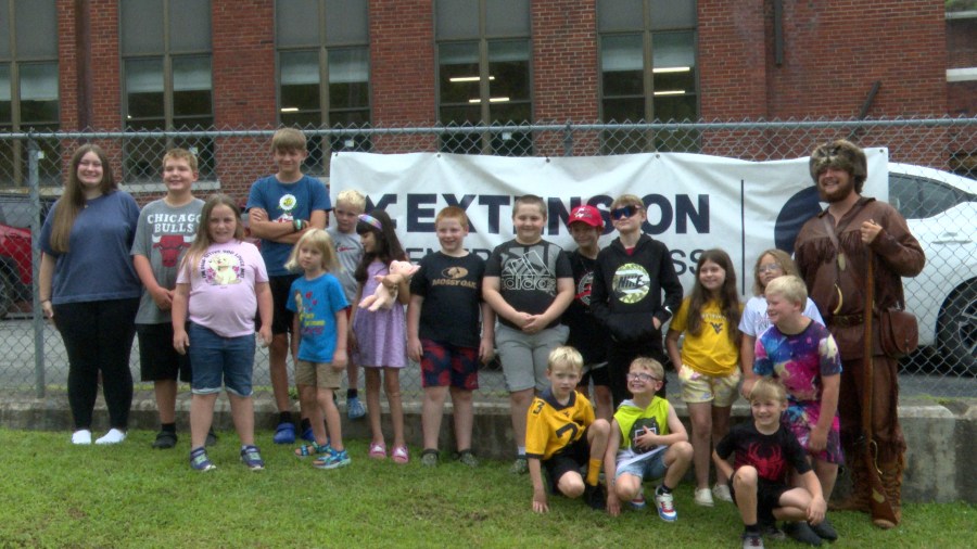 WVU Mountaineer Visits Mullens Elementary