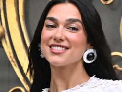 Dua Lipa’s Secret for Flawless Lashes Every Time Dua Lipa’s Secret for Flawless Lashes Every Time