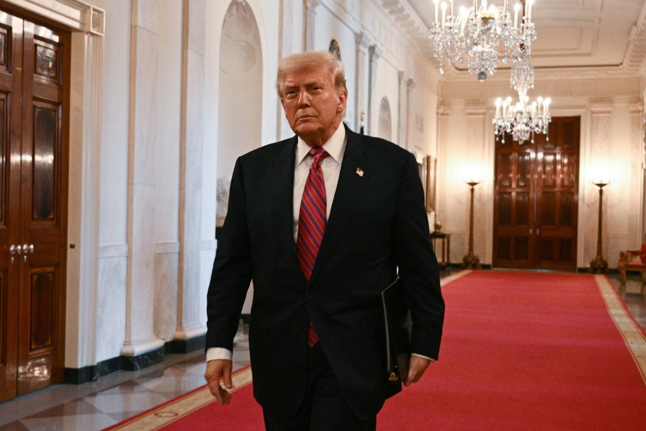 Trump Sues Dow Jones Over Epstein Article