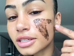 She Glows With Radiant Skin in Just 2 Minutes a Day She Glows With Radiant Skin in Just 2 Minutes a Day