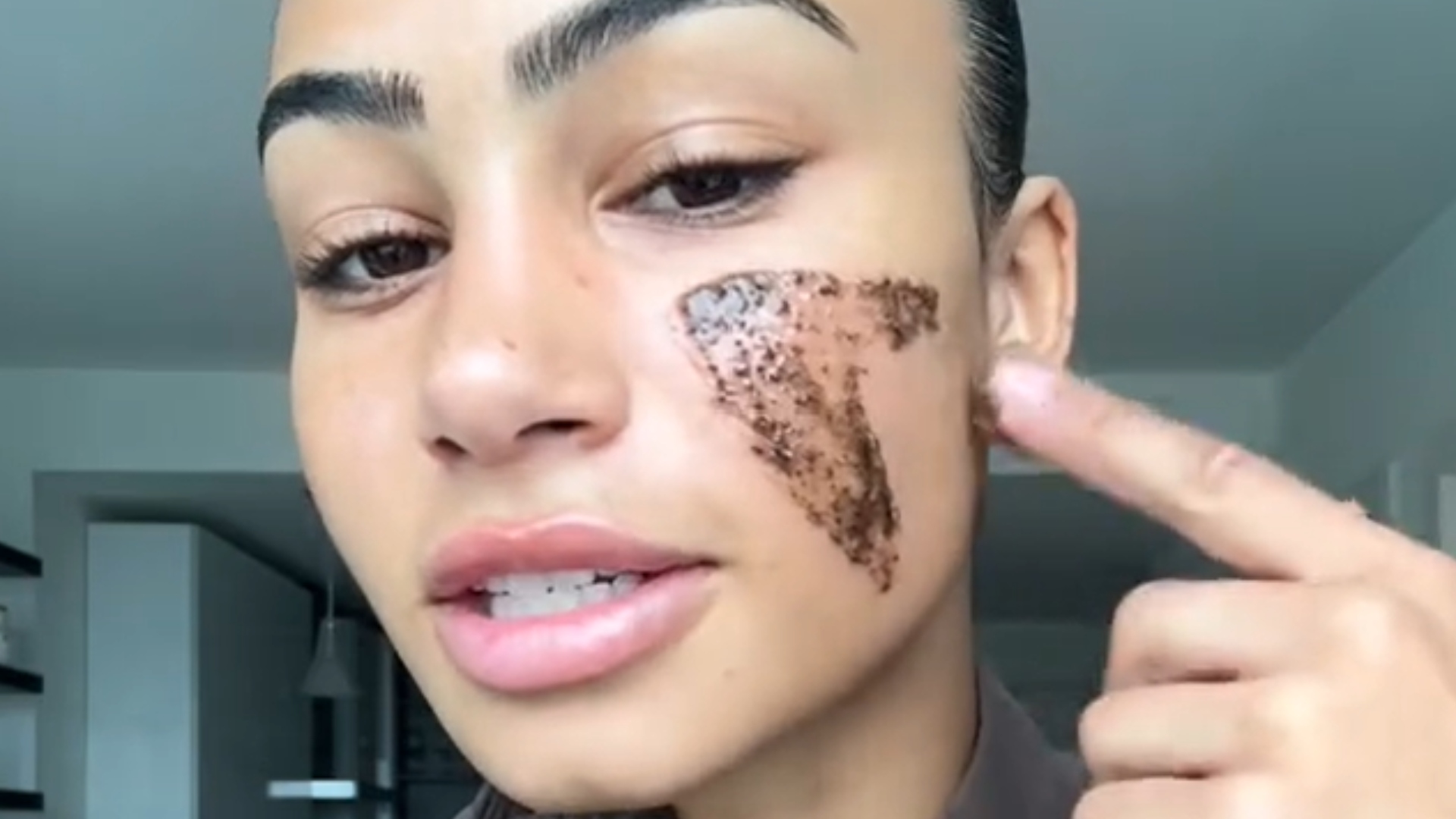 She Glows With Radiant Skin in Just 2 Minutes a Day