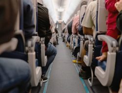Flight Attendant Warns: One Clothing Item to Avoid on Planes Flight Attendant Warns: One Clothing Item to Avoid on Planes