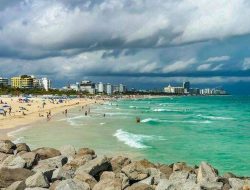 Flesh-eating bacteria kills four in Florida, causing beach panic Flesh-eating bacteria kills four in Florida, causing beach panic