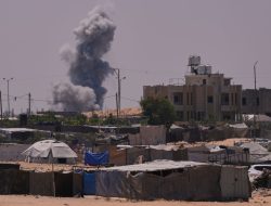 32 Palestinians Killed by Israeli Fire Near Gaza Aid Zones