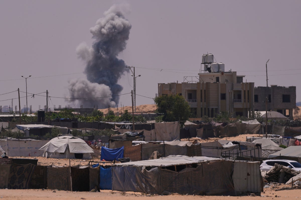 32 Palestinians Killed by Israeli Fire Near Gaza Aid Zones