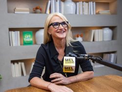 Mel Robbins’ 5-Step Anxiety Solution Works Wonders Mel Robbins’ 5-Step Anxiety Solution Works Wonders