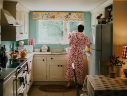 The ’80s Kitchen Revival Is Back in a Big Way The ’80s Kitchen Revival Is Back in a Big Way