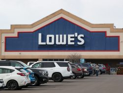Hurry to Lowe’s for Big Deals on the Hottest Plants Hurry to Lowe’s for Big Deals on the Hottest Plants