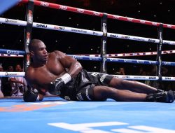 Usyk’s Dominant Fifth-Round KO Cements Legacy in Ireland Usyk’s Dominant Fifth-Round KO Cements Legacy in Ireland