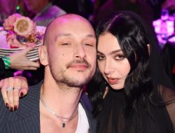 Charli XCX Marries The 1975 Drummer Charli XCX Marries The 1975 Drummer