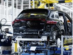 Mercedes Halts EQ Production in America as EV Tax Credits Expire Mercedes Halts EQ Production in America as EV Tax Credits Expire