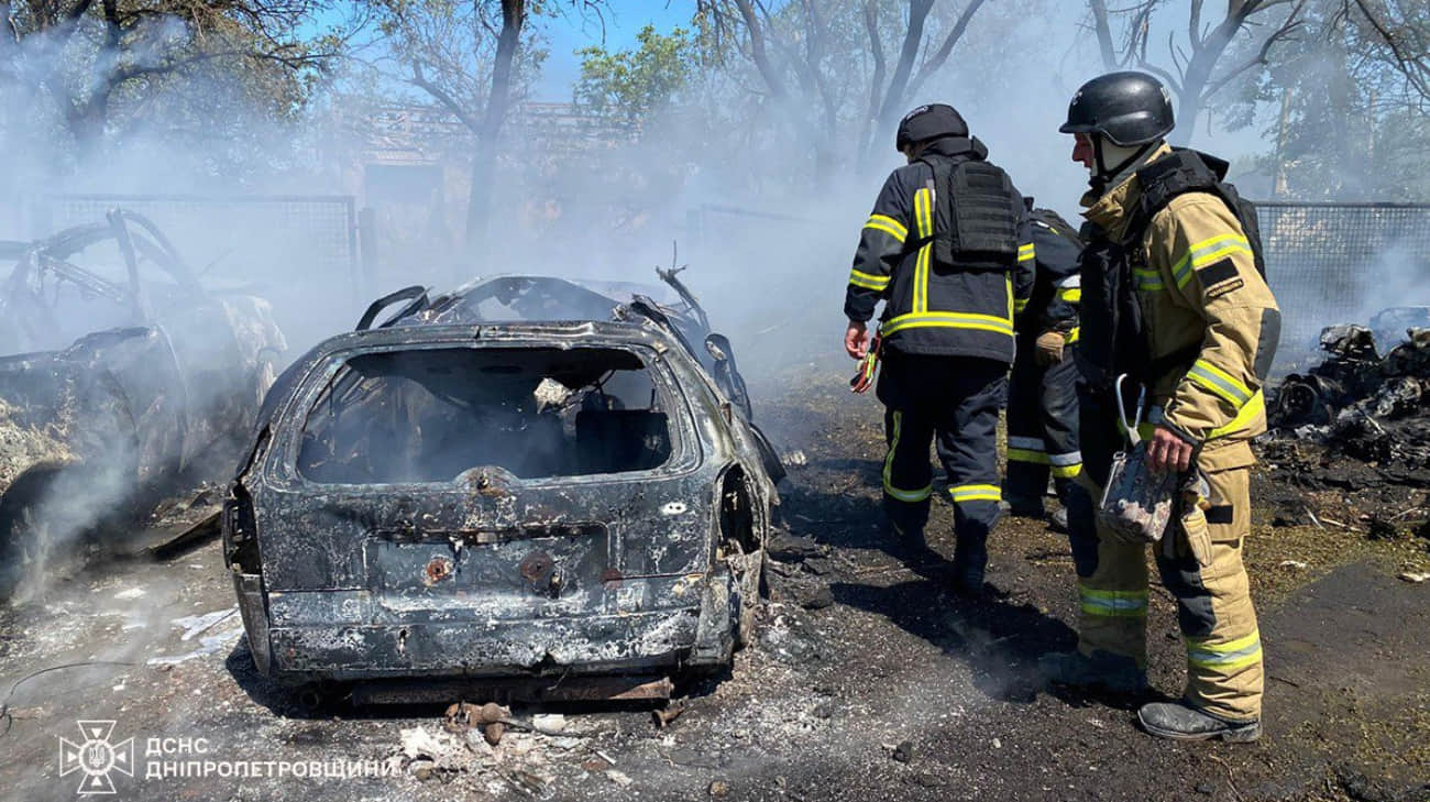 Two Killed, Four Injured in Russian Missile Strike on Dnipropetrovsk – Photo