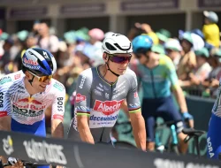 Live Stage 15 of the 2025 Tour de France | 2018 Foreshadows a Tactical Battle