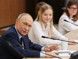 Putin Targets Ukrainian Culture in Schools, UK Warns Putin Targets Ukrainian Culture in Schools, UK Warns
