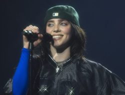 Billie Eilish Hints at 3D Concert Film with James Cameron Billie Eilish Hints at 3D Concert Film with James Cameron