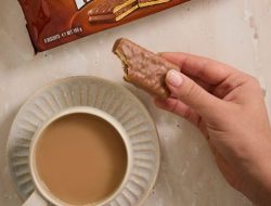Aussie biscuit rated ’10/10′ now in UK