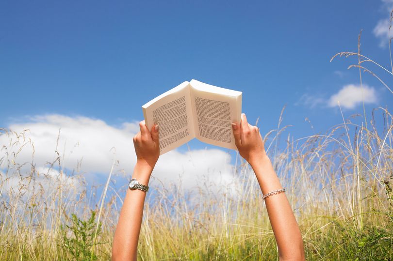 I Read 100 Books in 2025 — These 5 Were Unputdownable