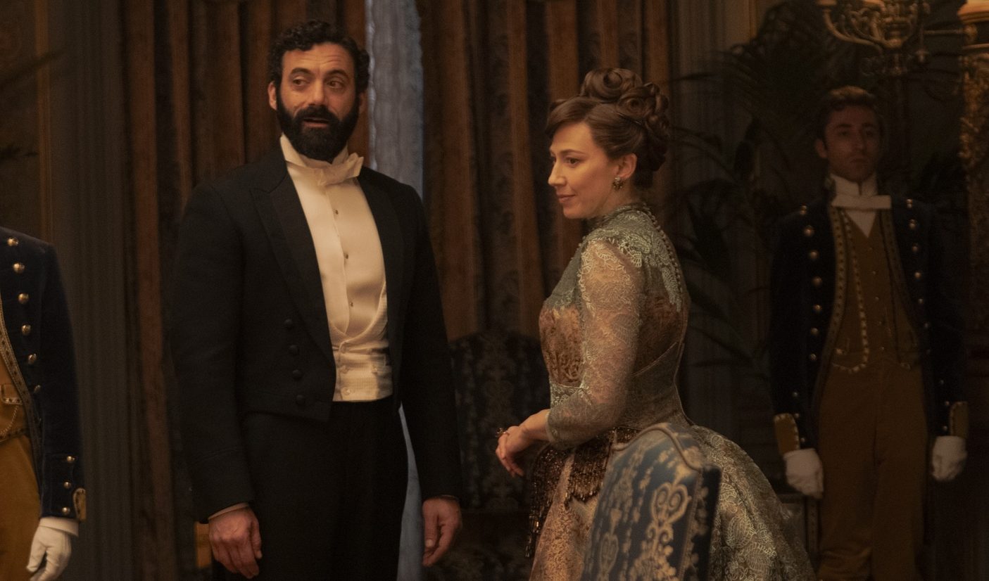 “The Gilded Age” Stars Morgan Spector and Carrie Coon Reveal Shocking Role Swap in Larry’s Proposal Revenge Plot