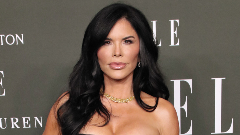 Lauren Sanchez’s Younger Sister Shines as a Natural Beauty
