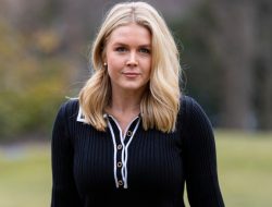Karoline Leavitt’s Outfit Reveals Poor Style Choices Karoline Leavitt’s Outfit Reveals Poor Style Choices