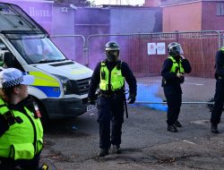 Protesters clash with police at Epping migrant hotel