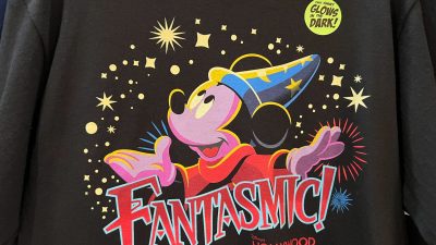 Glowing T-Shirts Arrive at Fantasmic! at Disney’s Hollywood Studios