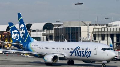 Alaska Airlines Suspends All Mainline Flights in Sudden Ground Stop