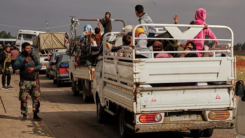 Syrian Forces Evacuate Bedouin Families from Suwayda Amid Fragile Truce