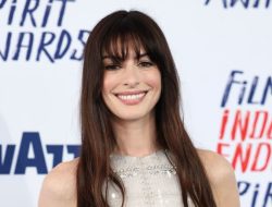 Anne Hathaway’s Mary: A Lady Gaga-Taylor Swift Fusion