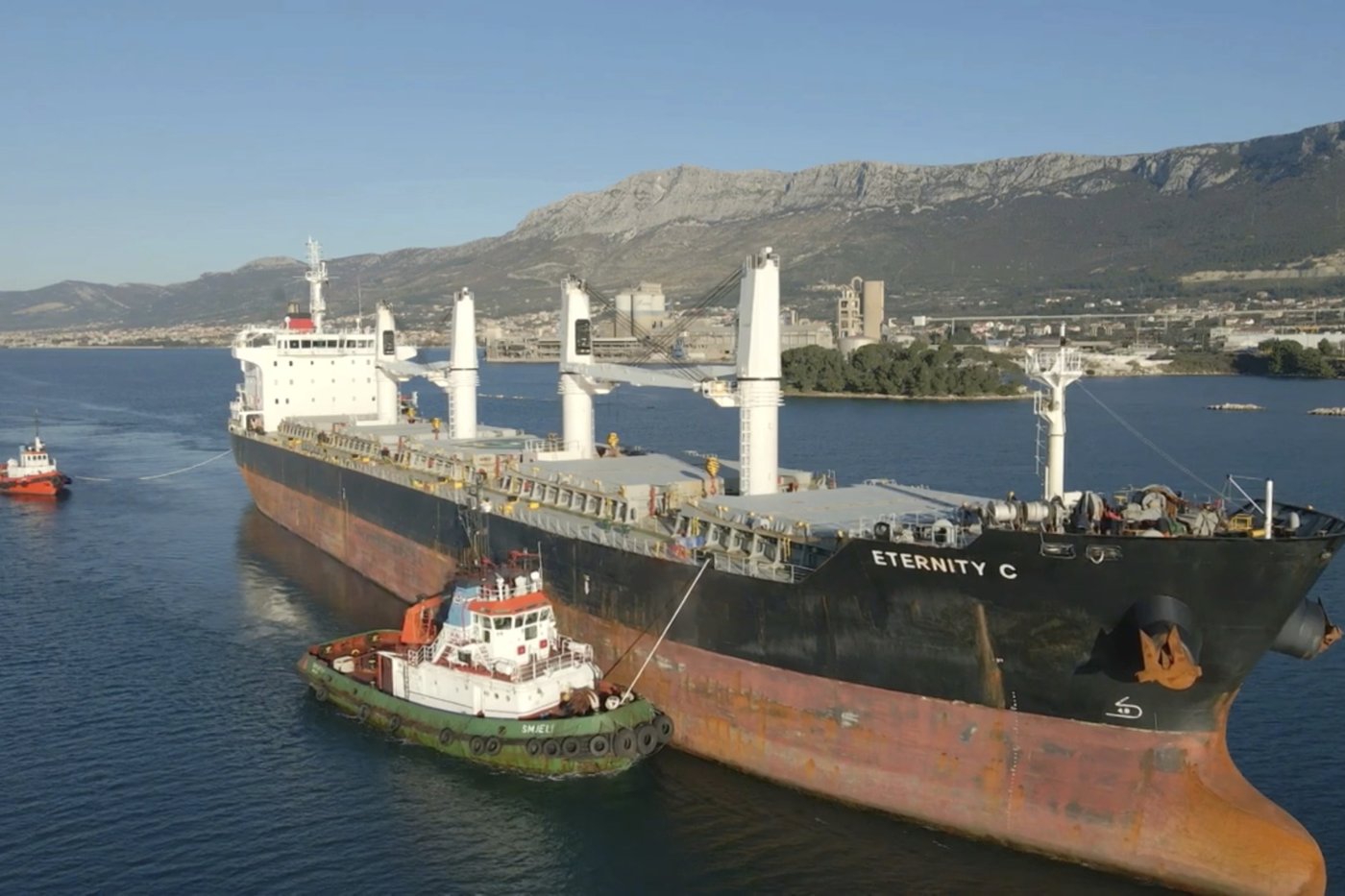 Yemen’s Houthi Rebels Target Ship in Red Sea, 3 Killed