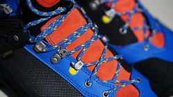 5 Sepatu Gunung Murah, Nyaman dan Tahan Lama untuk Pemula