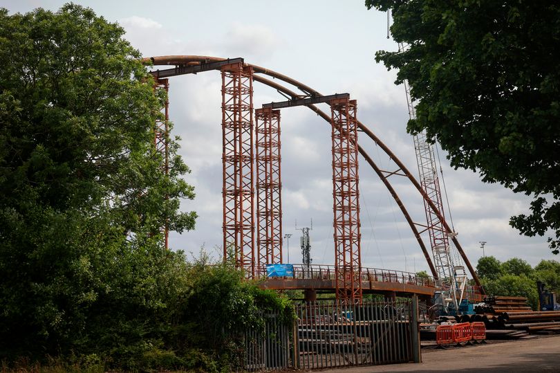 Big Crane Arrives in Nottingham as Bridge Construction Progresses