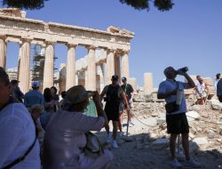 Greece Temporarily Closes Acropolis Amid Heat Wave Greece Temporarily Closes Acropolis Amid Heat Wave