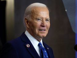 Biden Aides Changed His Number, Scolded Reporter Over Election Loss, Book Says Biden Aides Changed His Number, Scolded Reporter Over Election Loss, Book Says