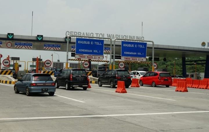 Jalan Tol Penuh, Cukup Saldo E-Toll Ini untuk Jakarta-Surabaya