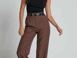 Celana Cokelat Pas dengan Baju Warna Apa? 10 Pilihan Ini! Celana Cokelat Pas dengan Baju Warna Apa? 10 Pilihan Ini!