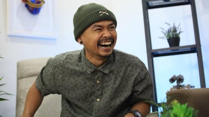Kisah Wendi Cagur: Dari Teknik Elektro ke Seni Rupa Karena Takut Ketinggian