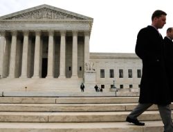 Supreme Court Upholds Trump’s Mass Federal Workforce Cuts Supreme Court Upholds Trump’s Mass Federal Workforce Cuts