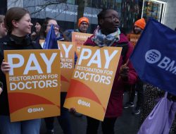 Junior doctors in England strike for five days over pay dispute