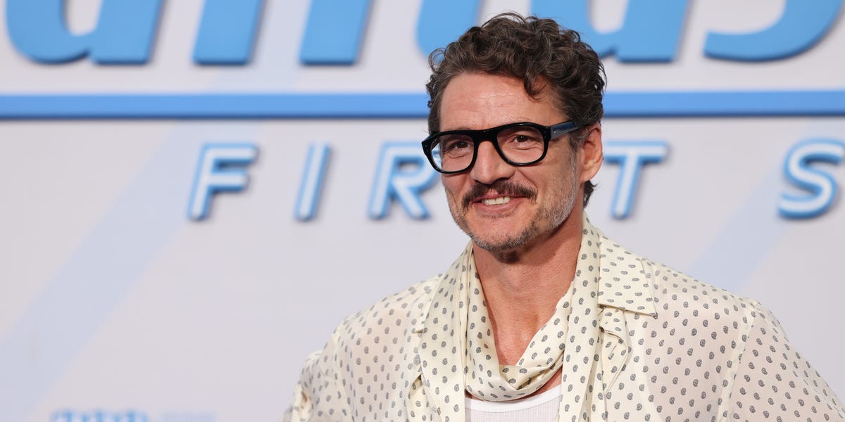 Pedro Pascal’s Guide to Styling White Trousers with a Flowy Shirt