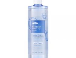 4 Pilihan Cleansing Water yang Praktis dan Mudah Digunakan