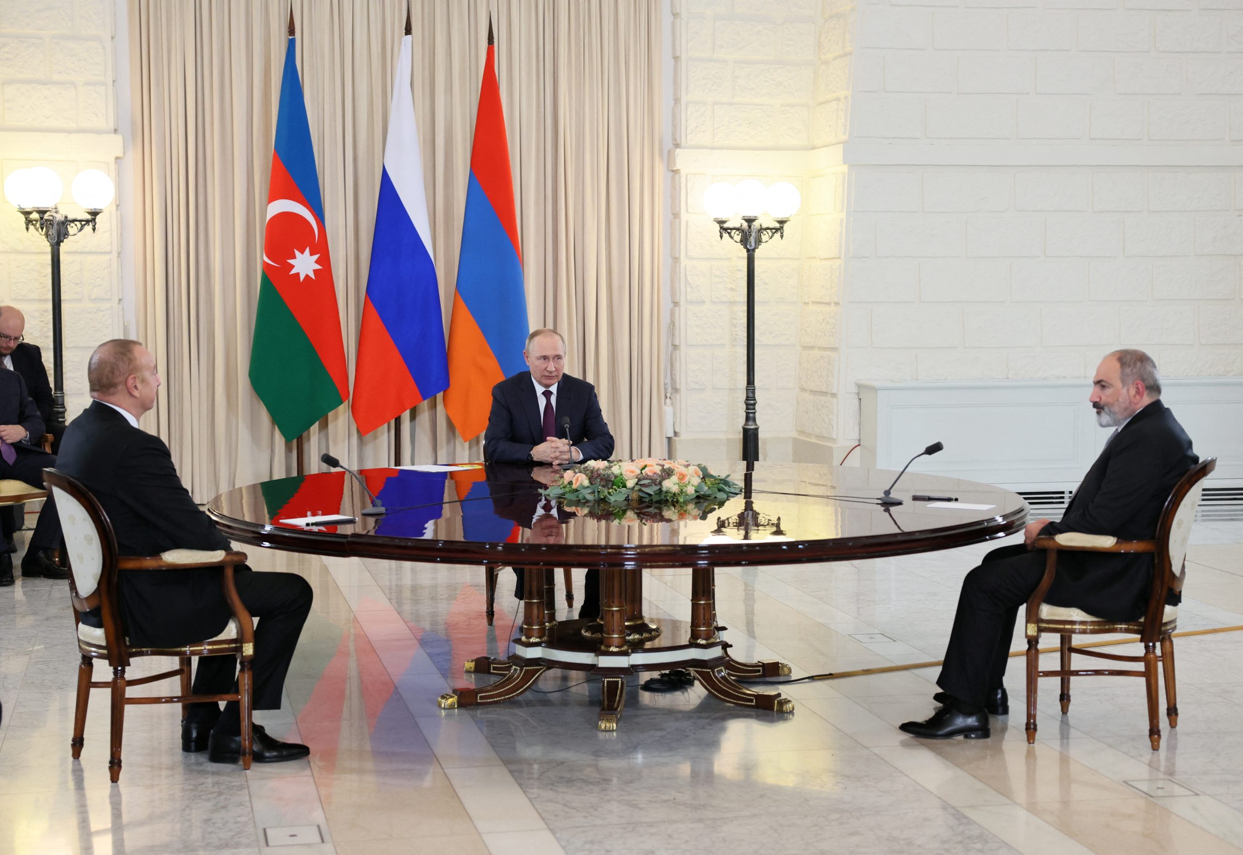 Armenia and Azerbaijan to Hold Peace Talks in UAE Amid Hope for Quick Agreement