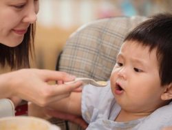 7 Resep Pure Ubi Jalar MPASI untuk Bayi 6 Bulan, Sederhana dan Lezat 7 Resep Pure Ubi Jalar MPASI untuk Bayi 6 Bulan, Sederhana dan Lezat