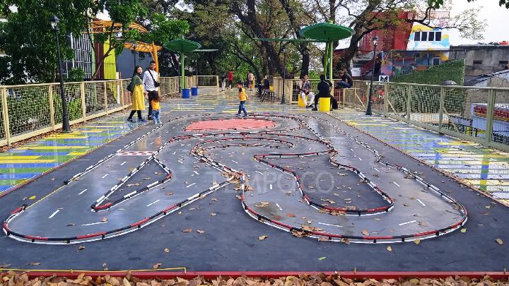 Wali Kota Bandung Jaga Keindahan Teras Cihampelas