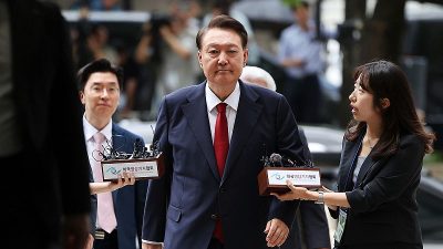Seoul Court Approves Arrest of Ex-President Yoon Over Martial Law Order